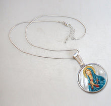 Load image into Gallery viewer, Virgin Mary Praying Silver Plated Mother of Pearl Necklace

